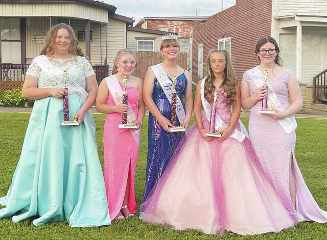 <p>2022 Old Timers Days Junior Miss and Court. From left, Savannah Shoemaker- First Runner-Up, Jackie Myers- Second Runner-Up, Junior Miss Kiera Scott, Emily Burns- Third Runner-Up and Jaylyn Banks- Fourth Runner-Up. (Photo by Laura Lane Applegate)</p>
